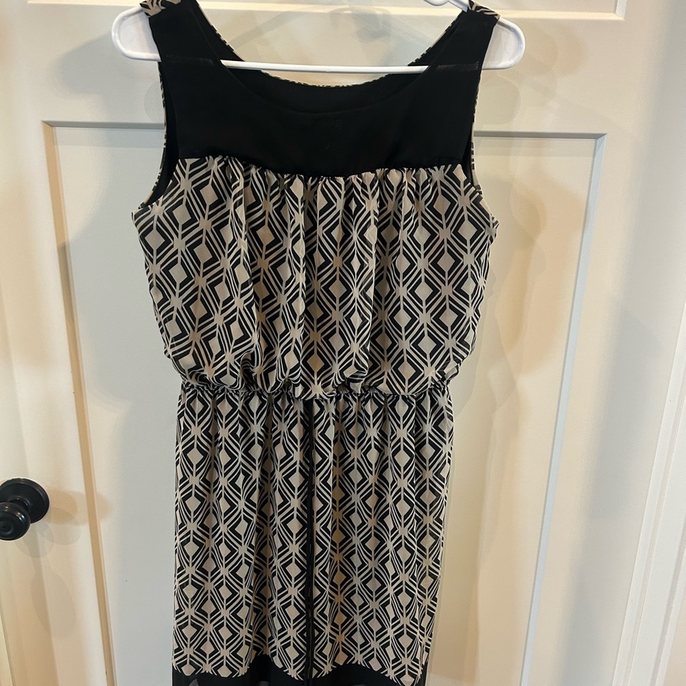 Enfocus Studio Black and Cream Geometric Midi Dress